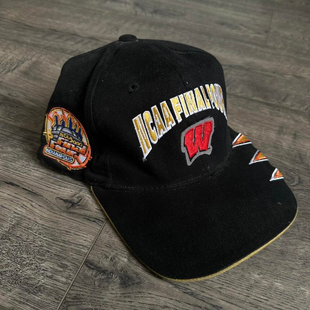 Vintage 2000 NCAA Wisconsin Final Four Basketball SnapBack